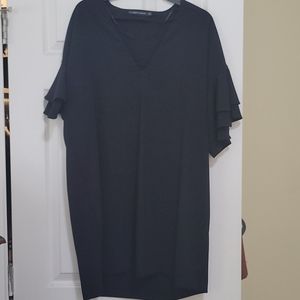 Zara Vnk shift dress in black (size XL)